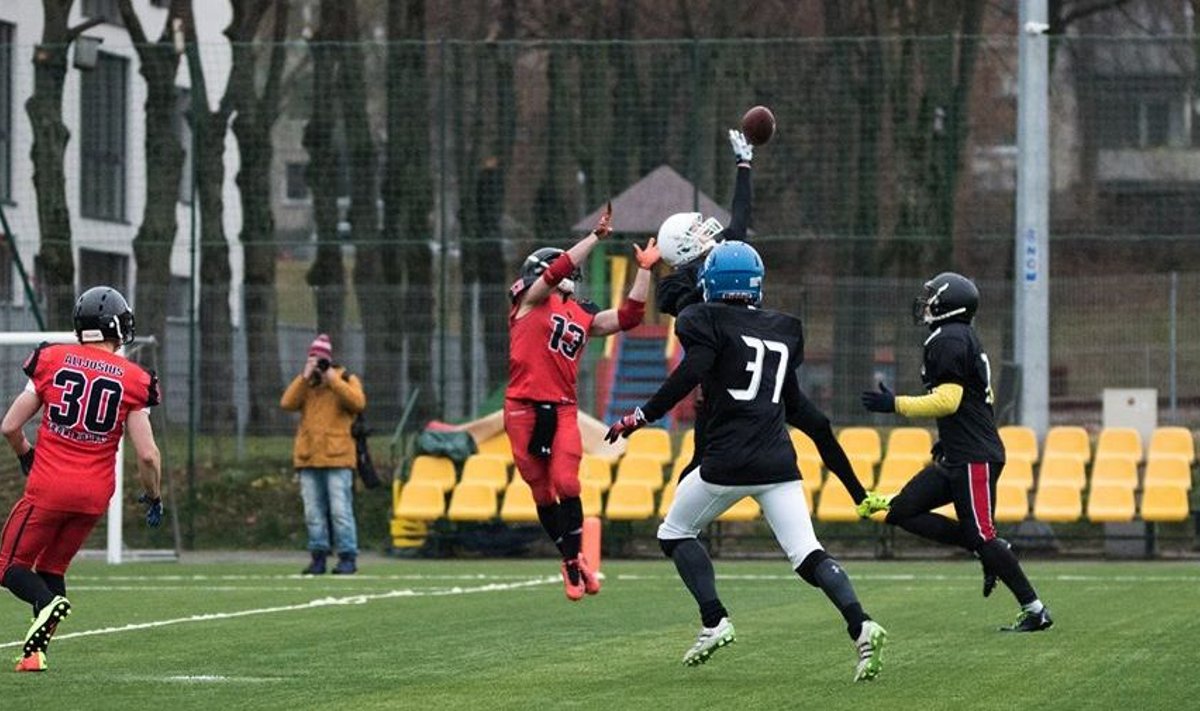 Kaunas Dukes intercept Photo by Stasys Razma