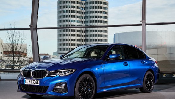 BMW pasiekė užsibrėžtą tikslą: į kelius išriedėjo pusė milijono elektrifikuotų modelių