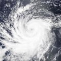 Smarkaus lietaus skalaujami Havajai laukia uragano „Lane“