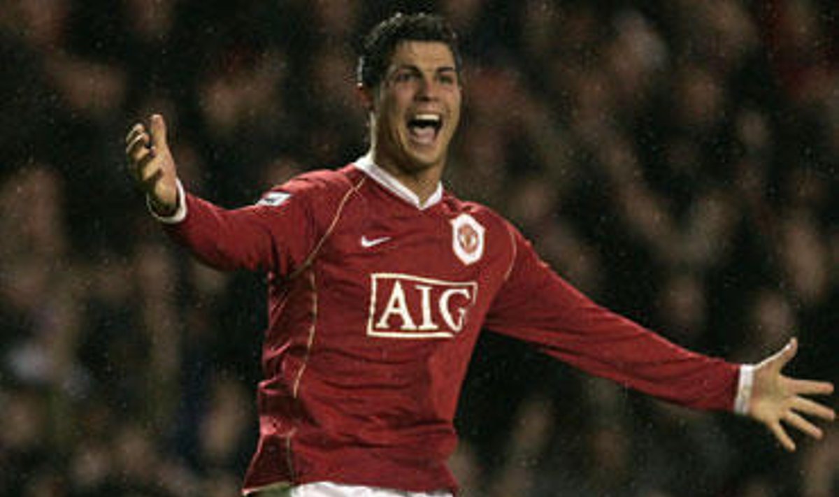 Cristiano Ronaldo ("Man. United") džiaugiasi įvarčiu į "Reading" vartus per Anglijos čempionato rungtynes (3:2), gruodžio 30, 2006.