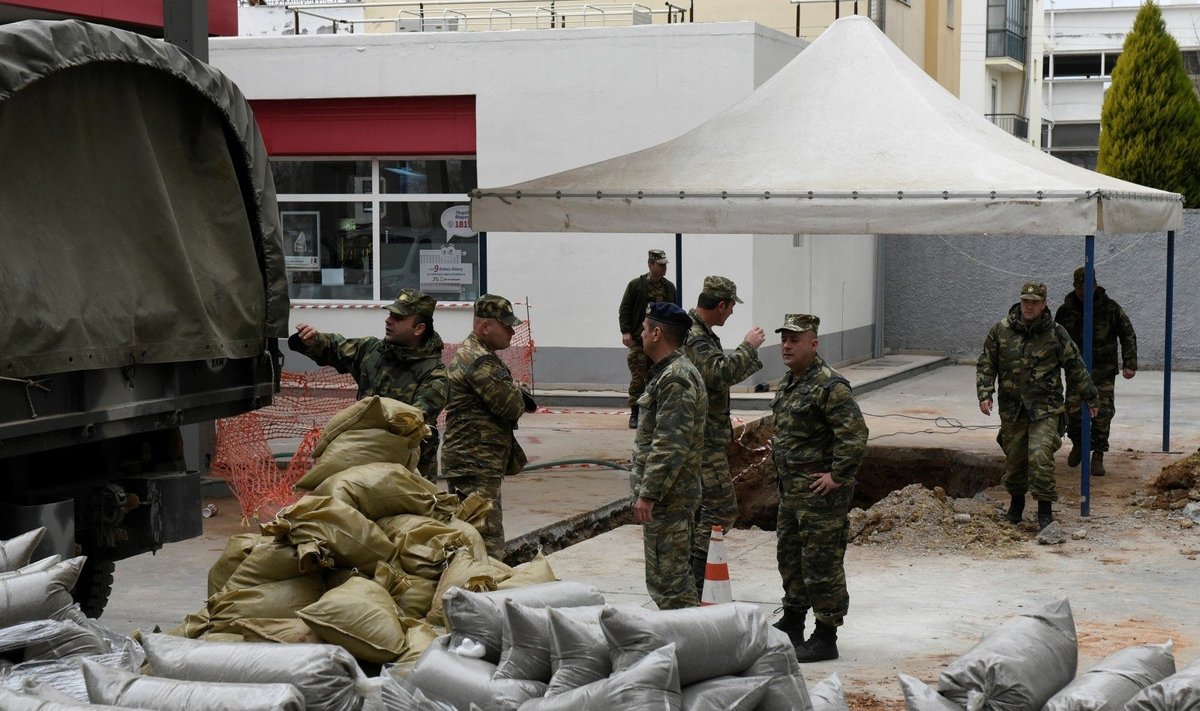 Graikijos mieste dėl rastos nesprogusios aviacijos bombos ruošiamasi evakuoti 75 tūkst. žmonių