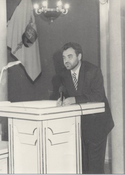 1997 prof. E.Kūrio kalba pirmosios bakalaurų laidos absolventams