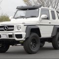Auksarankiai – ne vien Lietuvoje: japonai iš dviejų „Suzuki“ pagamino G klasės „Mercedes-Benz“