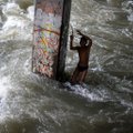 Taifūno „Sarika“ į Vietnamą atneštos liūtys sukėlė potvynius, pareikalavusius 25 gyvybių