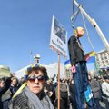 Kijeve – neramumai dėl N. Savčenko: į Rusijos ambasadą skrenda kiaušiniai ir akmenys