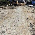 Remontuojant gatvę Plungėje atkastas senasis grindinys: kai kurie jį dar atsimena iš vaikystės