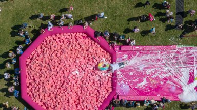 Vilnius vėl nustebino pasaulį: rožinis festivalis prikaustė neįtikėtiną užsienio spaudos dėmesį