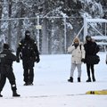 NATO ministrai sunerimę dėl „Rusijos operacijos“ prie Suomijos sienos