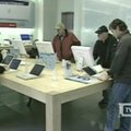 „Apple“ mažina standartinių nešiojamųjų kompiuterių kainas