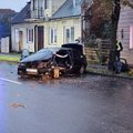 Vilijampolėje sumaitotas BMW, vairuotojas nuvežtas į ligoninę