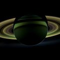 „Cassini“ zondas atsiuntė neįprastai atrodančią Saturno nuotrauką