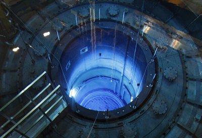 Atviras atominis reaktorius su kuro strypais Muehlebergo atominėje elektrinėje Šveicarijoje