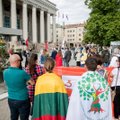 Prie Seimo įvyko tautininkų mitingas: ragino organizuoti referendumus dėl partnerystės