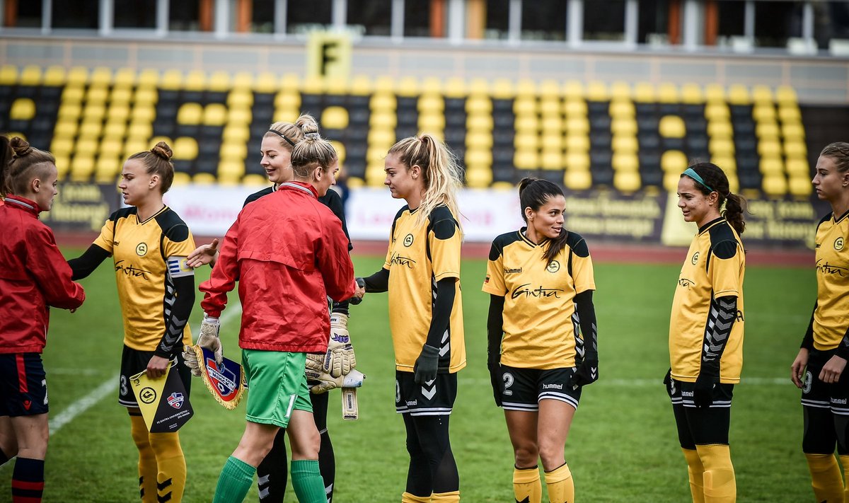 Moterų futbolas (A. Kazlausko nuotr.)