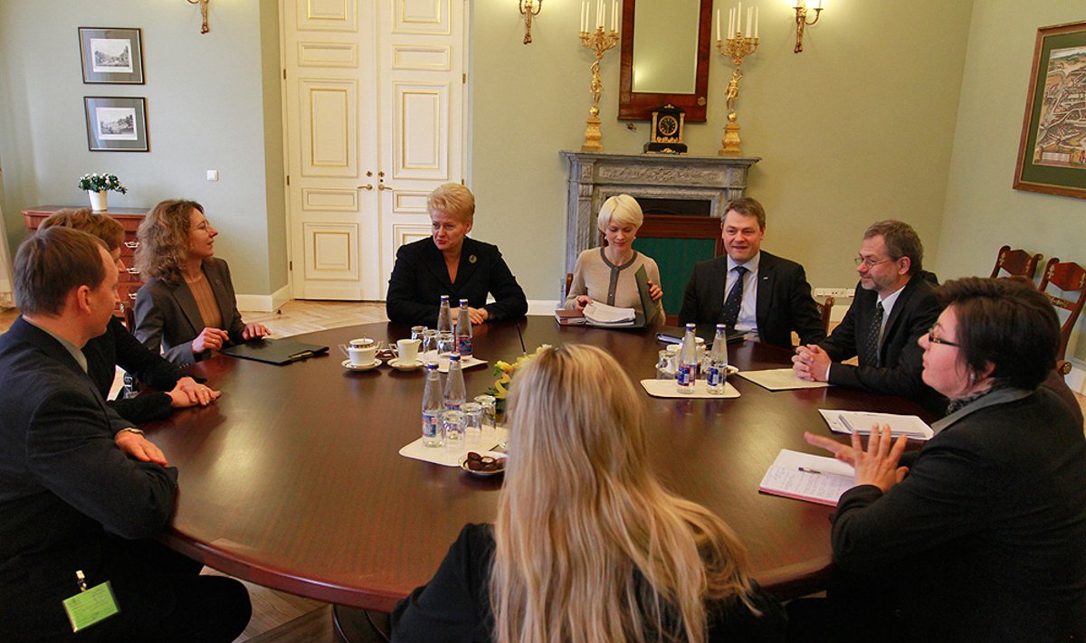 D.Grybauskaitė priėmė Konkurencijos tarybos, Valstybės kontrolės ir Viešųjų pirkimų tarnybos vadovus