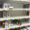 Обвал рубля: россияне сметают товары с полок магазинов