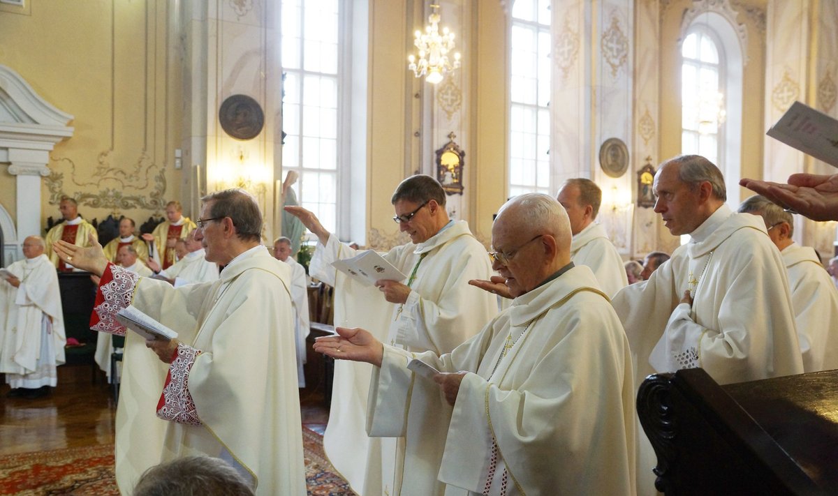 Įšventintas naujasis Panevėžio vyskupas