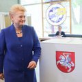 Kodėl D. Grybauskaitė užtruko balsavimo kabinoje?