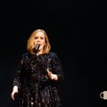 Palaikydama prancūzų sirgalius Adele nutraukė savo koncertą