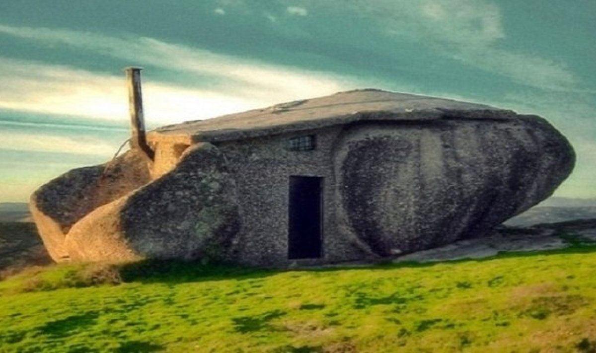 Akmeninis namas (Fafė kalnai, Portugalija) / Feliciano Guimarães nuotr.