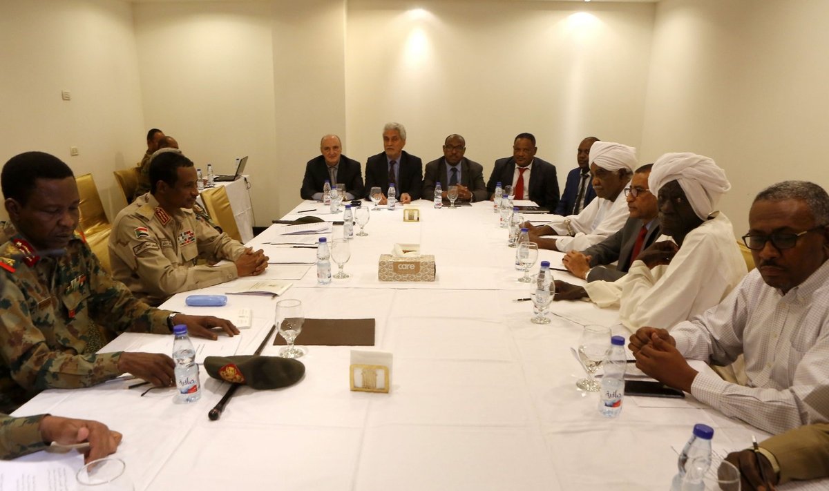 Sudano protestuotojai ir generolai atnaujino derybas dėl civilinio valdymo