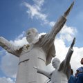Lenkijoje atidengta aukščiausia pasaulyje popiežiaus Jono Pauliaus II statula