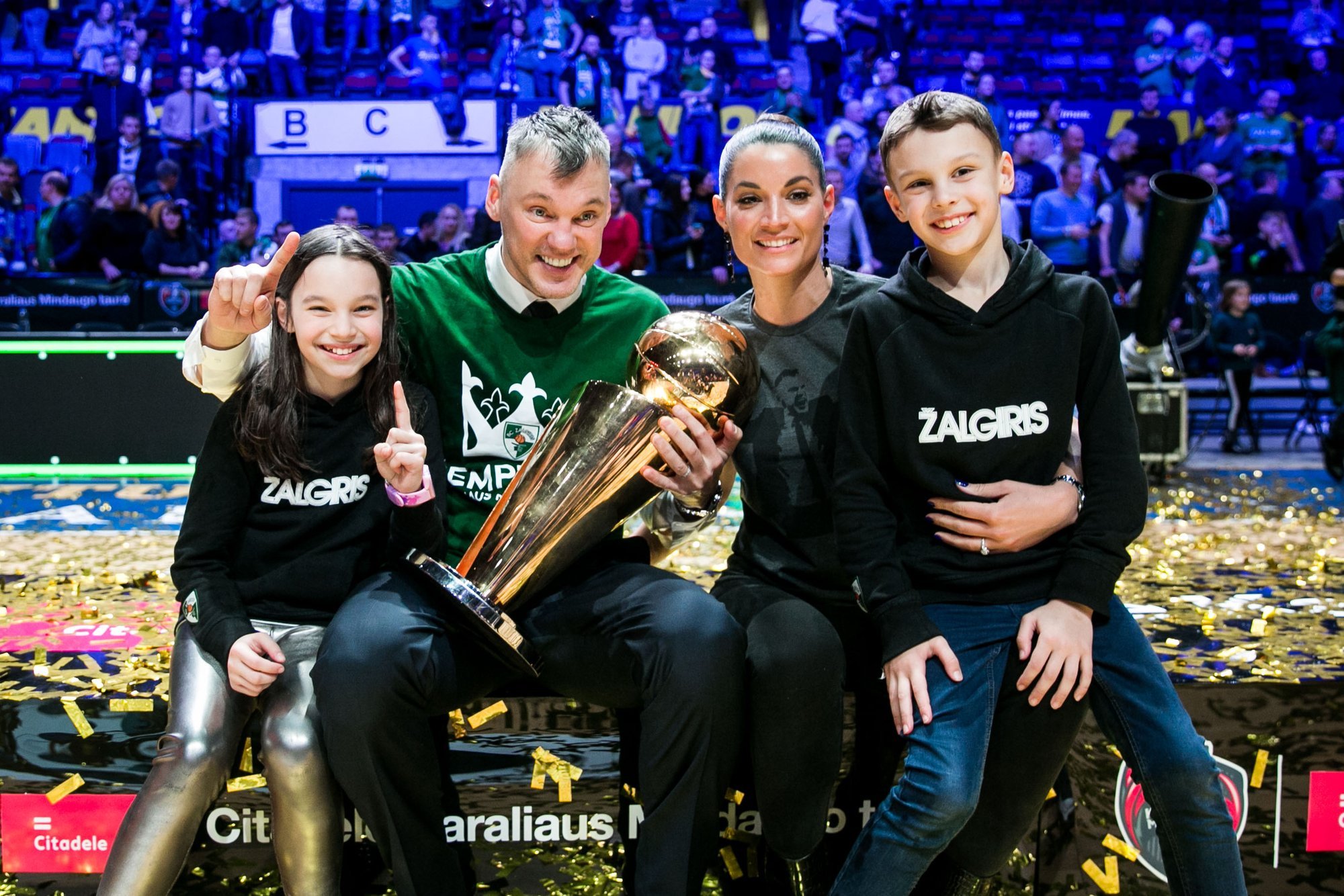 Jasikevičiaus sūnus švenčia 10ąjį gimtadienį mama mintimis nusikėlė į