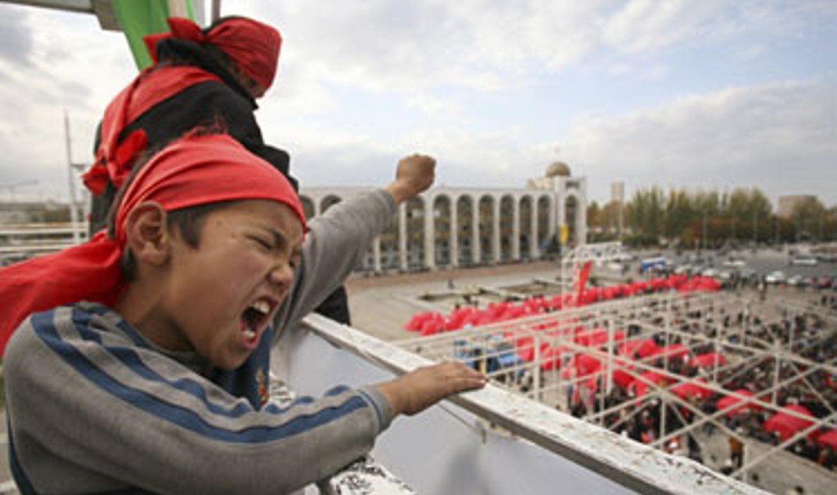 Protesto mitingas Kirgizijos sostinėje Biškeke