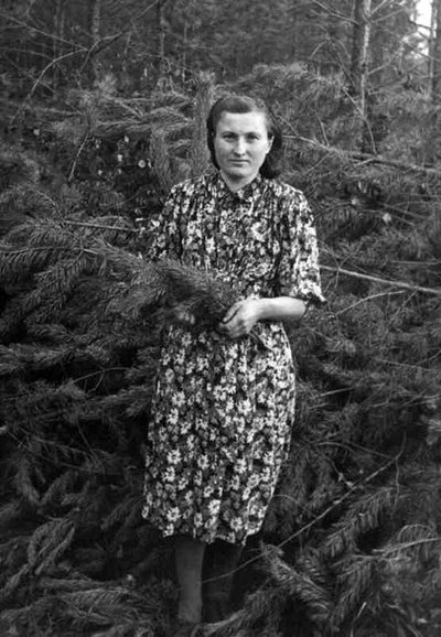 Marijona Gricienė 1953 metais Irkutsko srities miške.