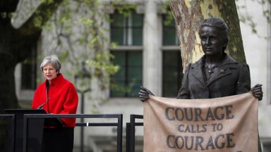 Prie Britanijos parlamento iškilo pirmasis paminklas moteriai