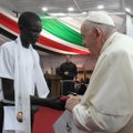 Popiežius susitinka su karo aukomis Pietų Sudane taikos piligriminėje kelionėje