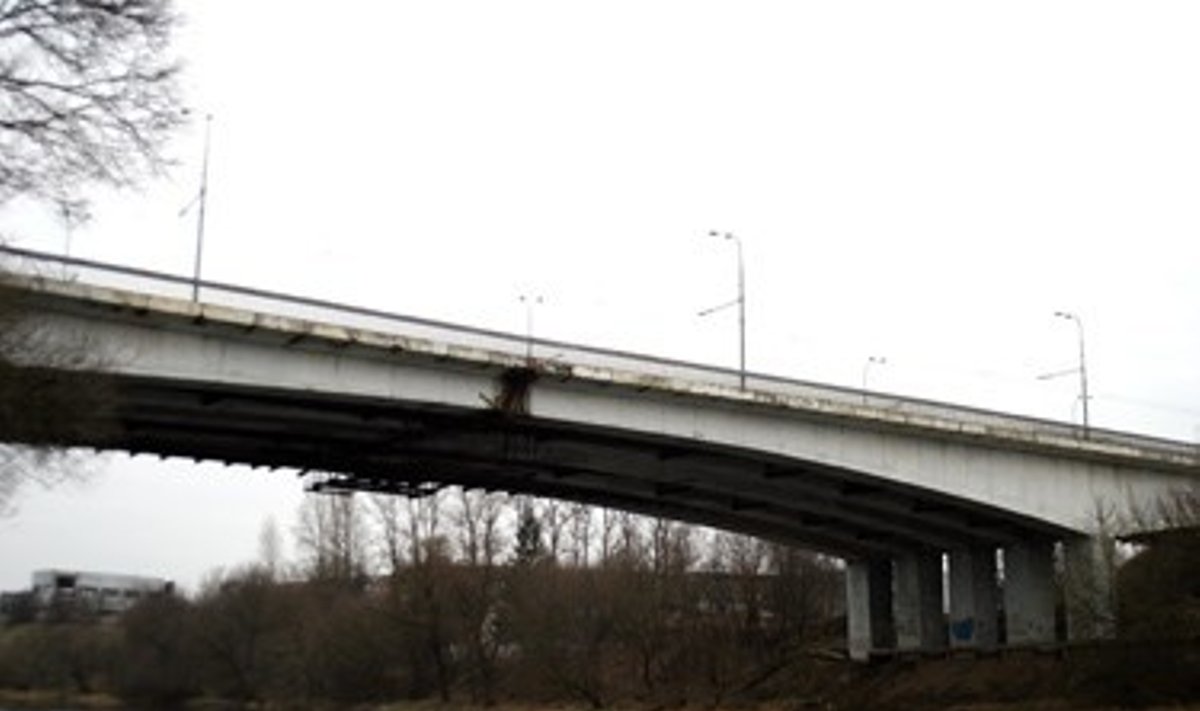 Lazdynų tiltas