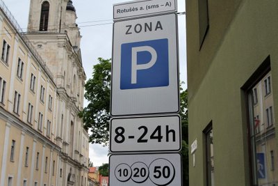 Parkavimas Kauno Rotušės aikštėje mokamas visą parą