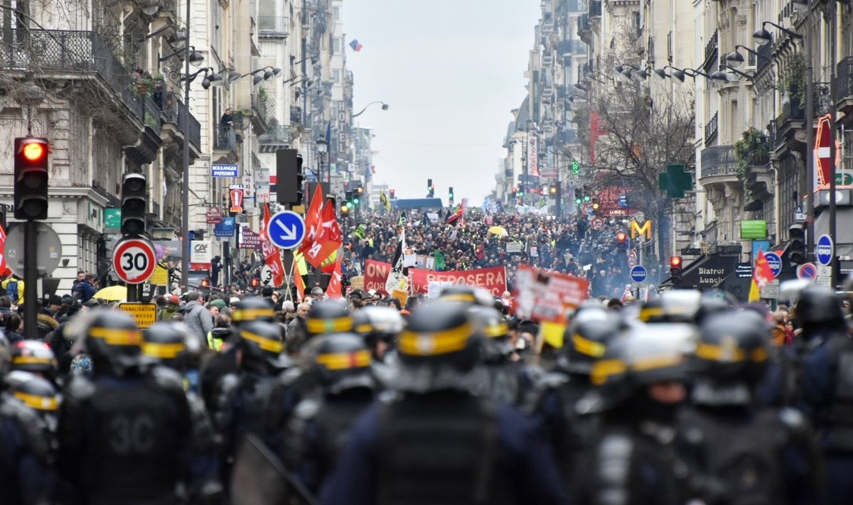Protestuotojai Paryžiuje
