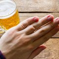 Kaip iš tiesų veikia kodavimas nuo alkoholizmo ir kiek jis veiksmingas? Gydytojai paskelbė verdiktą