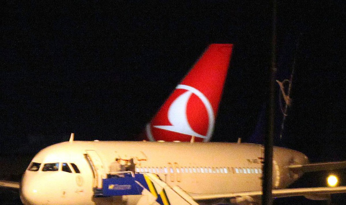 Sirijos keleivinis lėktuvas buvo priverstas nusileisti Turkijoje