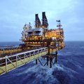 Europoje investuotojų nuotaikas slėgė krentanti žaliavinės naftos kaina