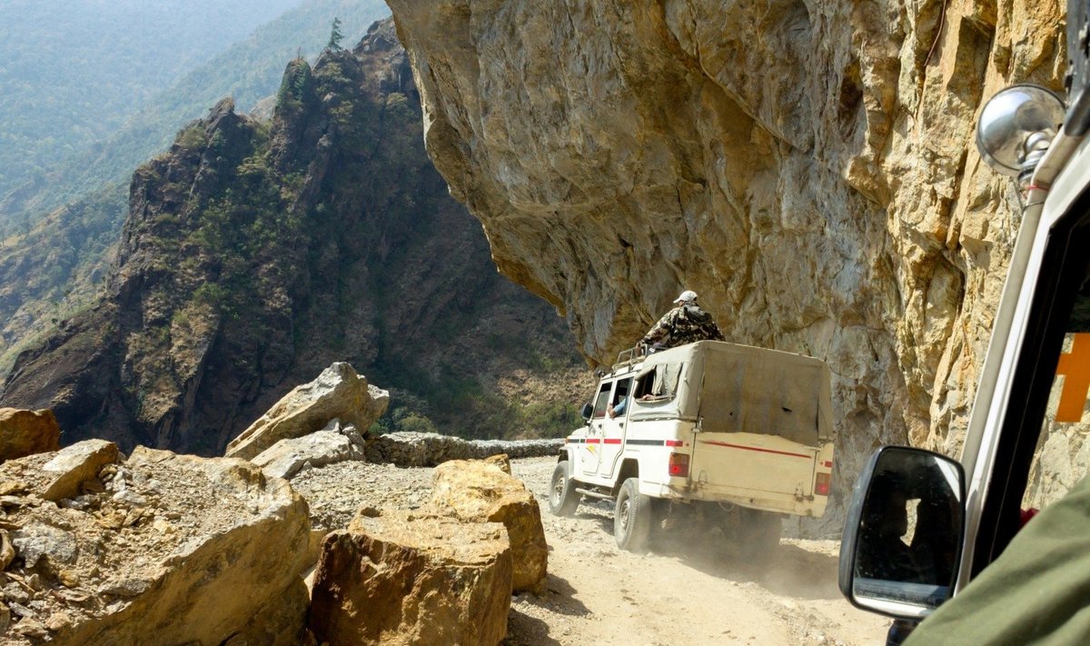 Pavojingas kalnų kelias Indijoje
