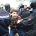 URM reiškia susirūpinimą dėl taikių demonstrantų sulaikymų Rusijoje