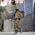 Izraelio kariuomenė: Vakarų Krante nušautas peiliu izraelietį užpuolęs palestinietis