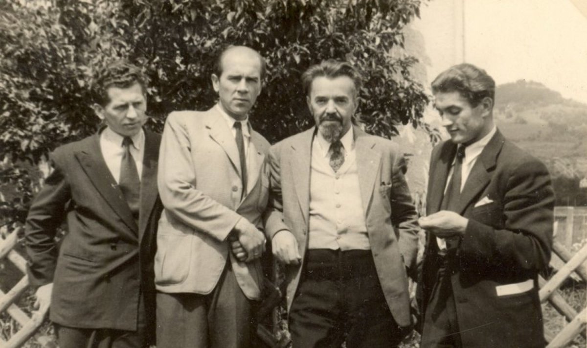 Juozas Lukša (pirmas dešinėje) su VLIK’o vadovybe. Vakarų Vokietija, 1948 m.(Genocido aukų muziejaus nuotr.)