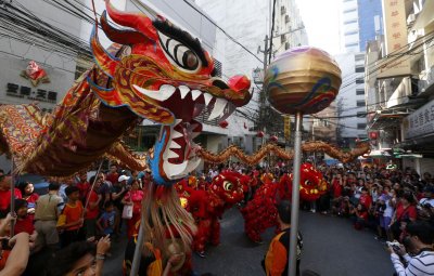Kinų bendruomenės visame pasaulyje sutinka Kiaulės metus