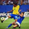 Brazilė Marta pralenkė Klosę ir tapo rezultatyviausia pasaulio futbolo čempionatų žaidėja