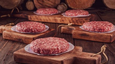 Izraelio mokslininkai skelbia apie gyvulininkystės eros pabaigą: atidaryta pirmoji dirbtinės mėsos gamykla pasaulyje