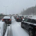 В пятницу условия на дорогах сложные, Вильнюс сковали заторы