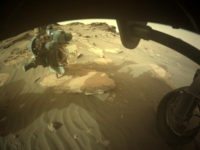 NASA marsaeigis Perseverance aptiko netikėtą objektą Marse. 