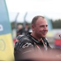 Motociklų plento žiedo finalinis etapas Estijoje prasidėjo masiniu griuvimu, bet lietuviams pasisekė