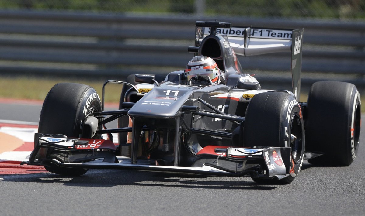 "Sauber" komandos pilotas Nico Hulkenbergas trasoje 