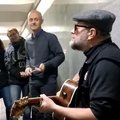Гребенщиков спел в переходе в центре Москвы