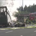 Vokietijoje per avariją užsiliepsnojus autobusui 17 žmonių laikomi dingusiais